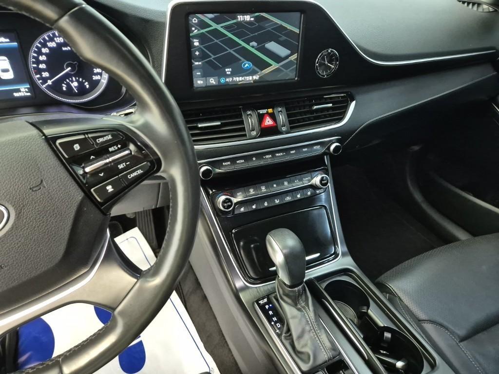 HYUNDAI Grandeur - Vista 10