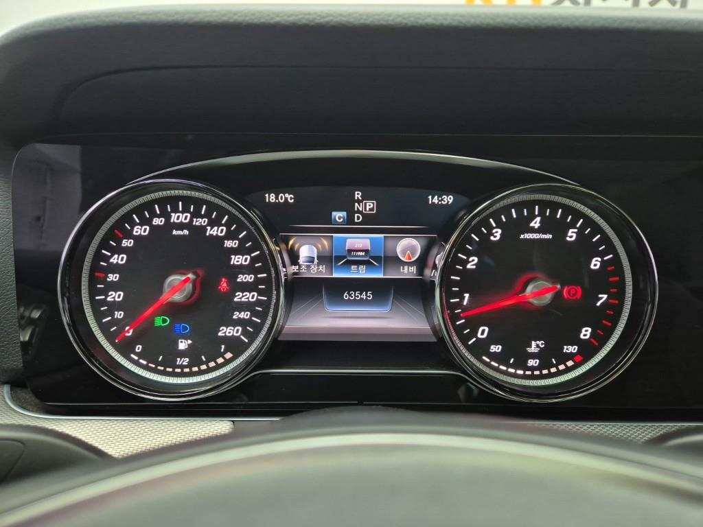 Mercedes Benz E class - Vista 7