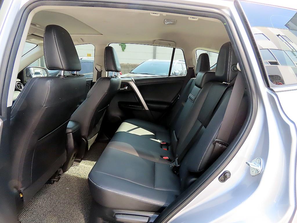 Toyota RAV4 - Vista 6