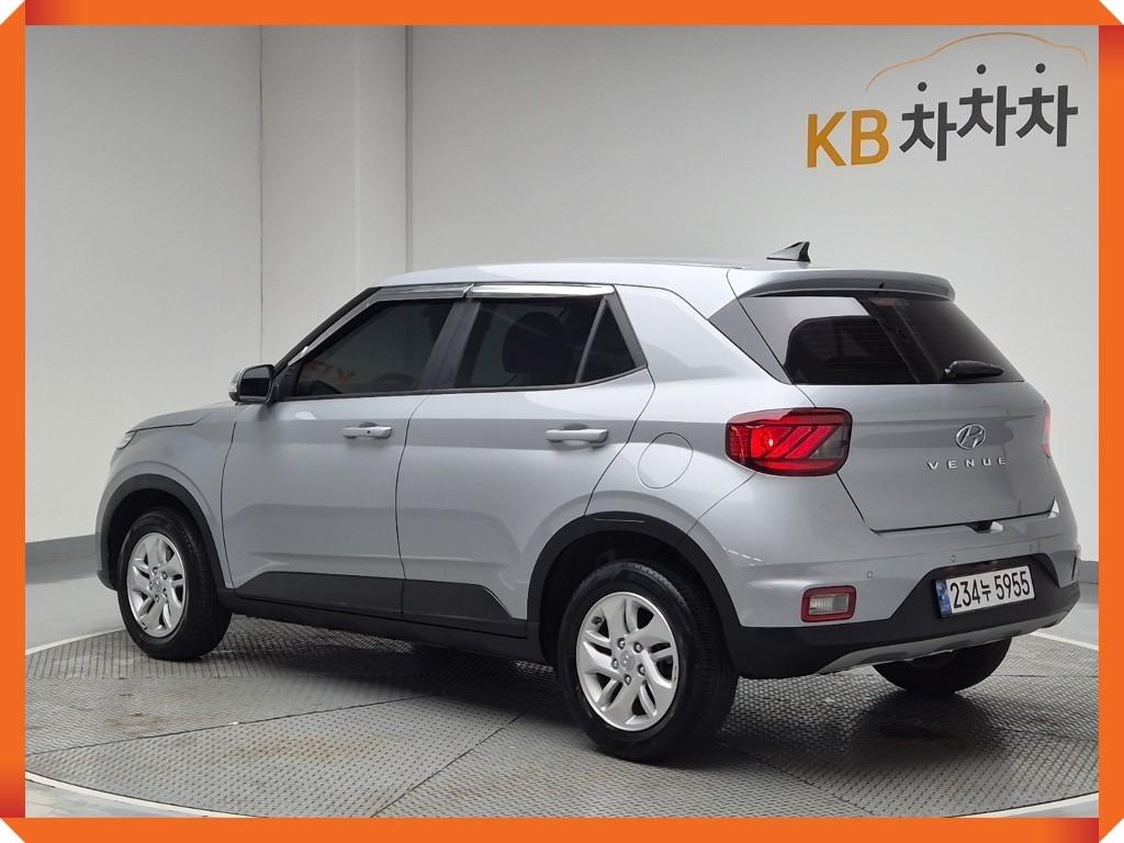 HYUNDAI Venue - Vista 3