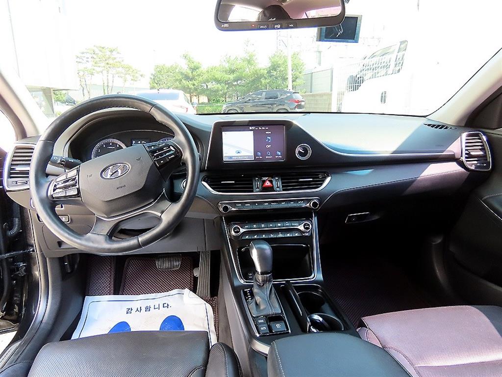 HYUNDAI Grandeur - Vista 7