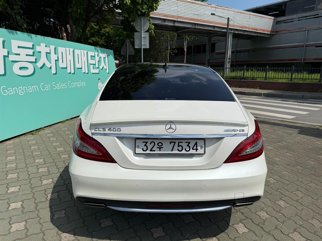 Mercedes Benz CLS Class - Vista 4