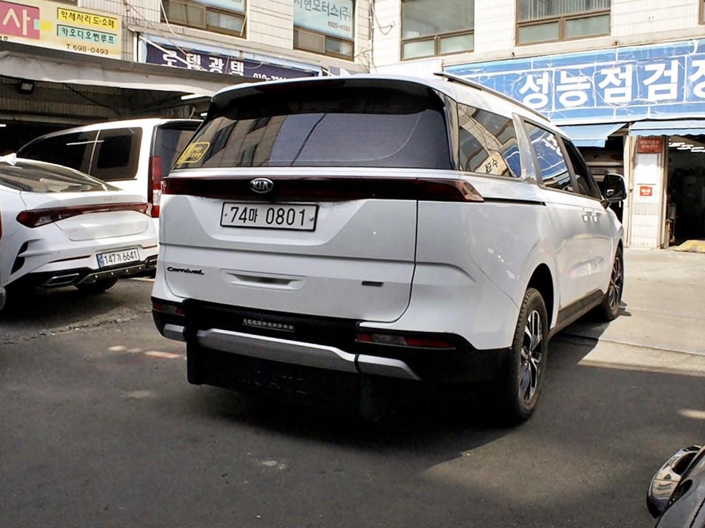 KIA Carnival - Vista 7