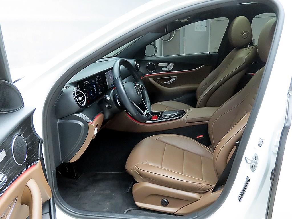 Mercedes Benz E class - Vista 5
