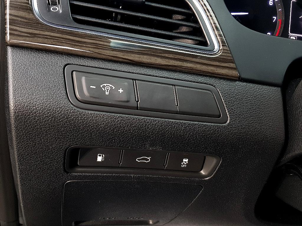HYUNDAI Sonata - Vista 11