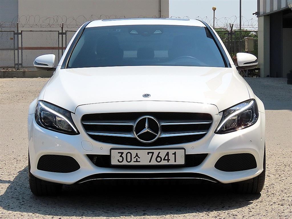 Mercedes Benz C Class 2018 Blanco - Importación desde Corea - HF Imports Iquique - Foto 1