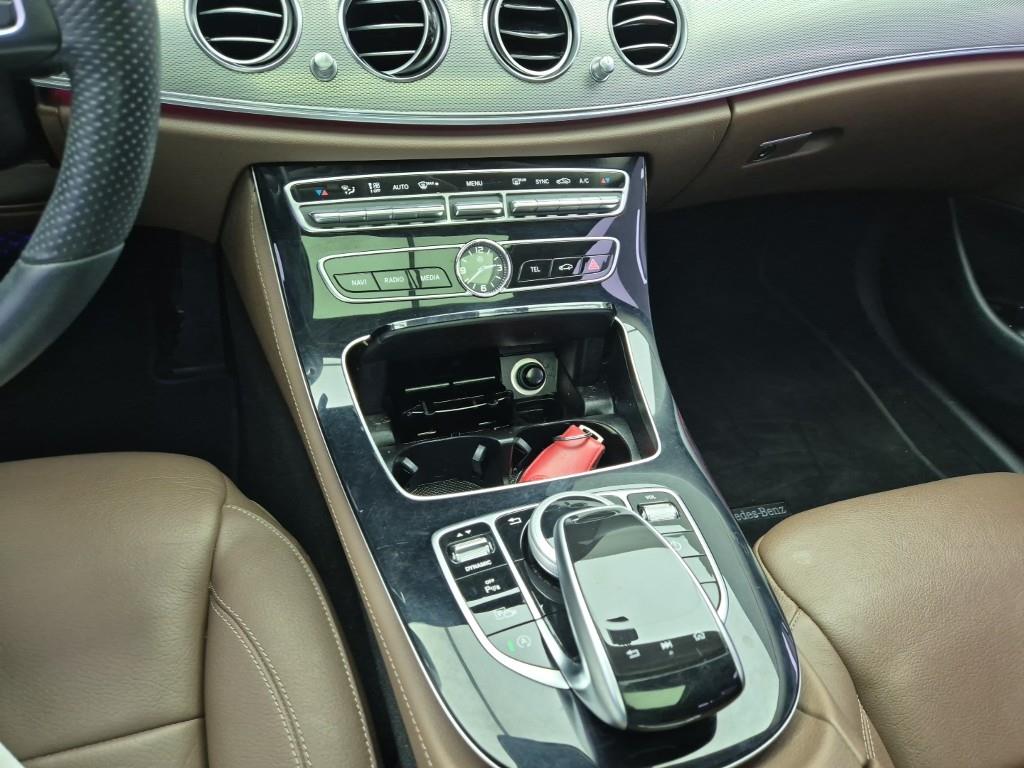 Mercedes Benz E class - Vista 10
