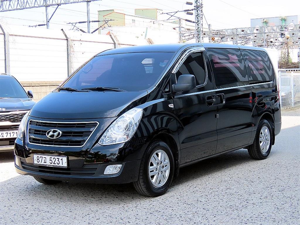 HYUNDAI Starex - Vista 2