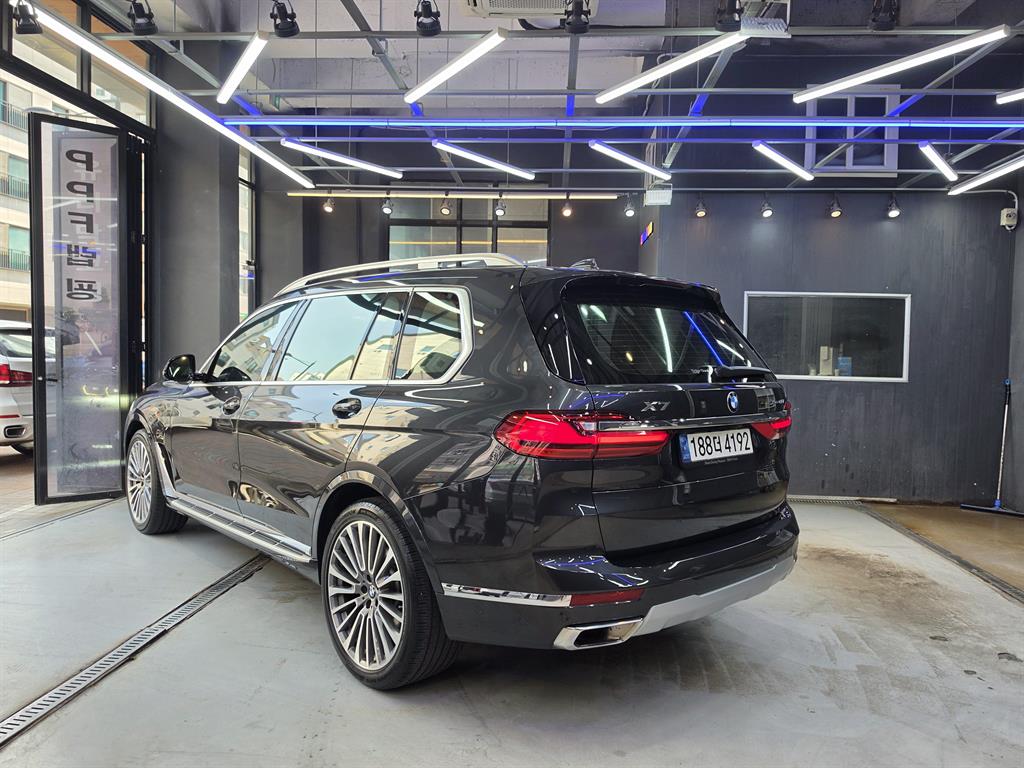 BMW X7 - Vista 6