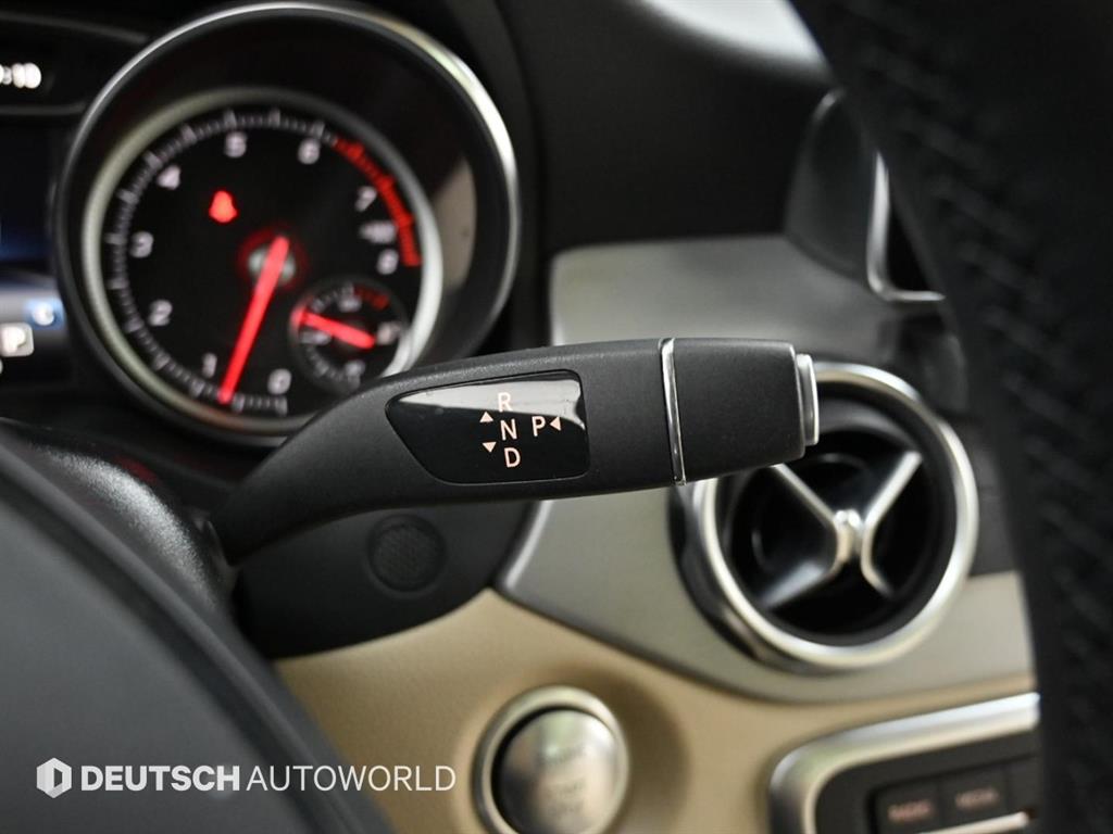 Mercedes Benz GLA Class - Vista 11