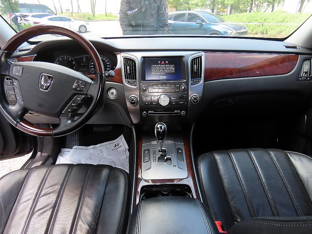 HYUNDAI Equus - Vista 7
