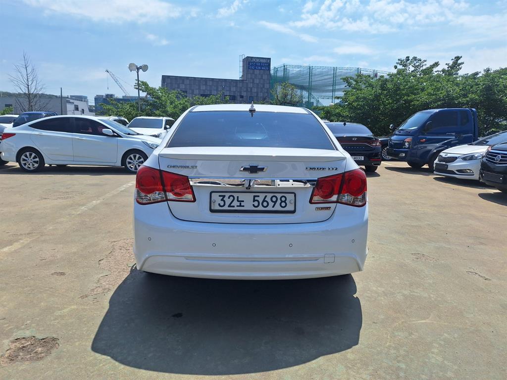 Chevrolet Cruise - Vista 3