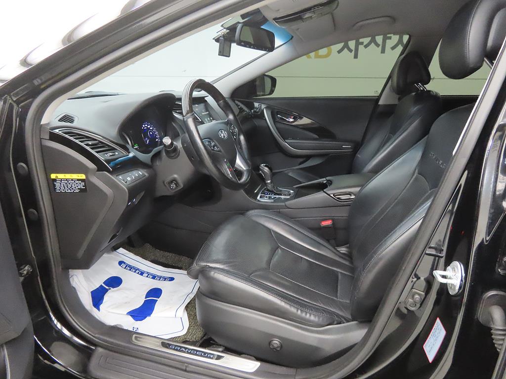 HYUNDAI Grandeur - Vista 5