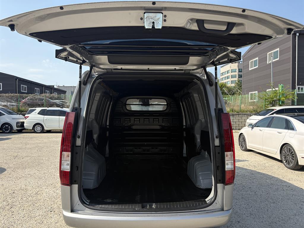 HYUNDAI Staria 2022 Gris - Importación desde Corea - HF Imports Iquique - Foto 20
