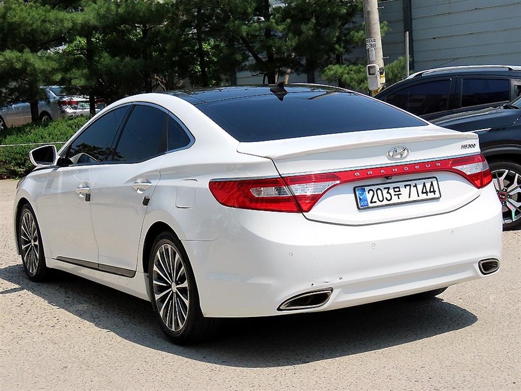 HYUNDAI Grandeur - Vista 3