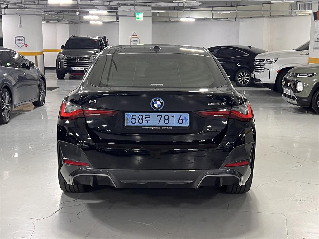 BMW i4 - Vista 5