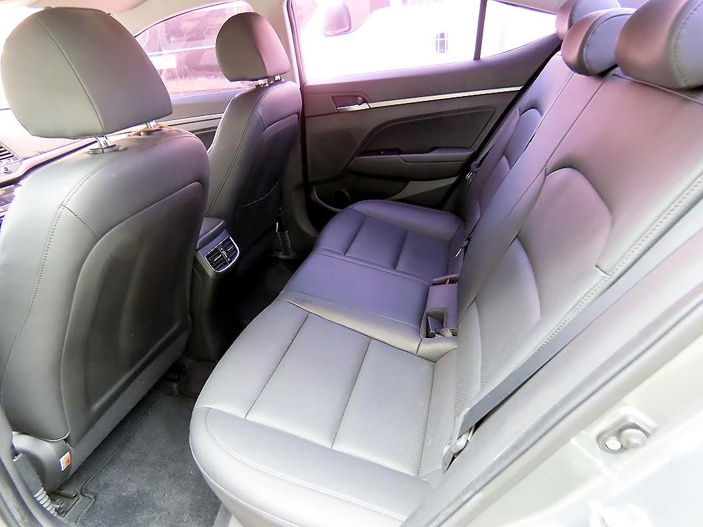 HYUNDAI Avante - Vista 6