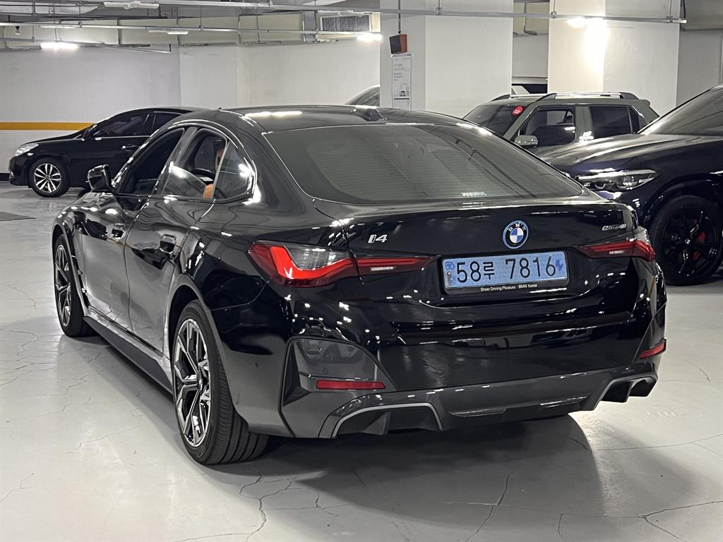 BMW i4 - Vista 6