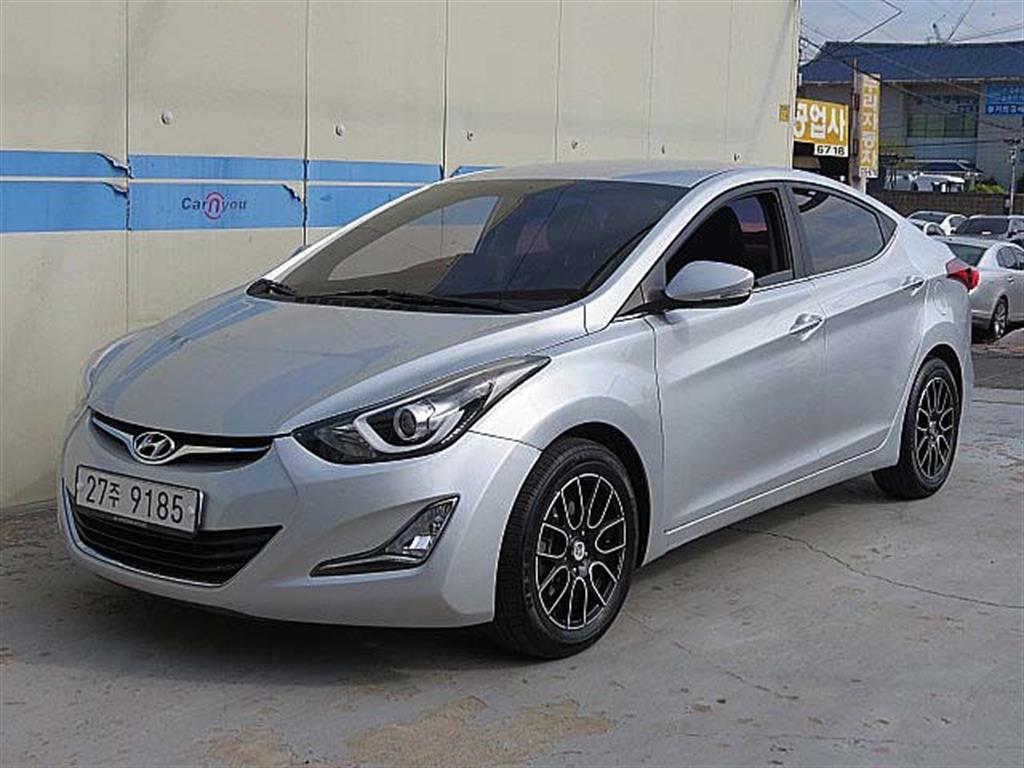 HYUNDAI Avante - Vista 3