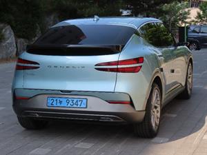 Genesis GV60 - Vista 6