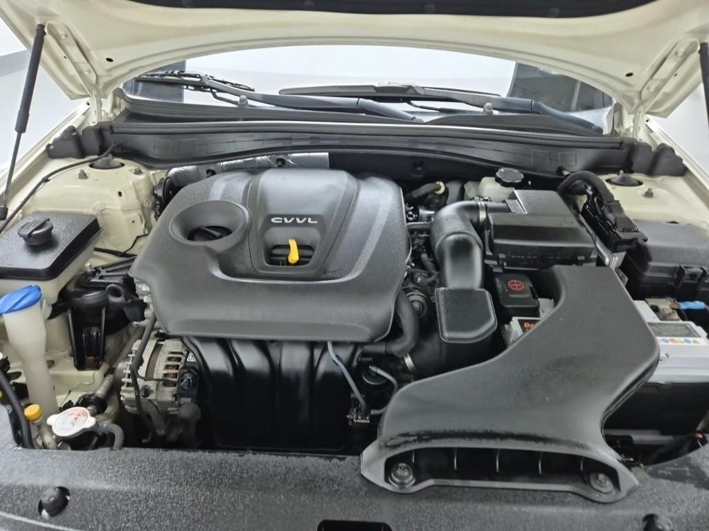 KIA K5 - Vista 5