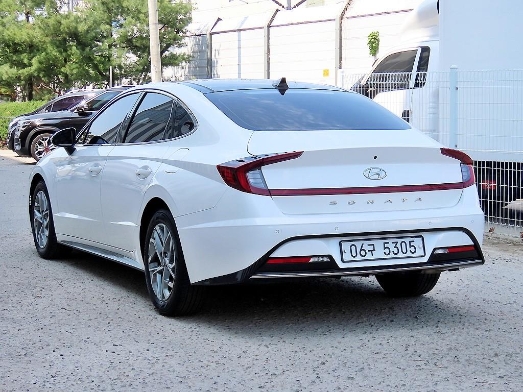 HYUNDAI Sonata - Vista 3