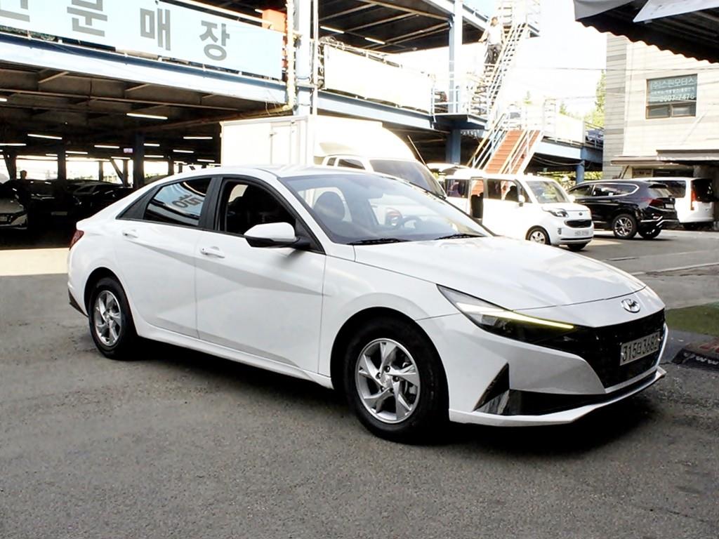 HYUNDAI Avante - Vista 3