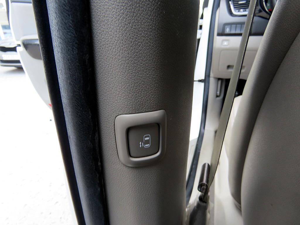 KIA Carnival 2016 Blanco - Importación desde Corea - HF Imports Iquique - Foto 18