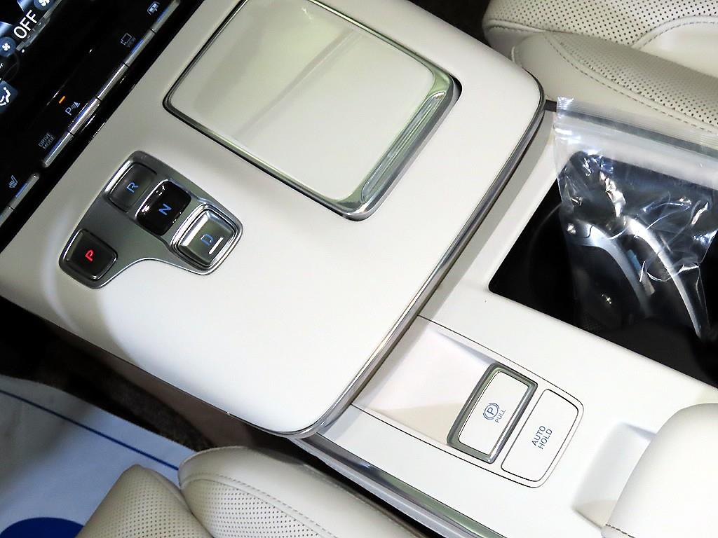 HYUNDAI Grandeur - Vista 12