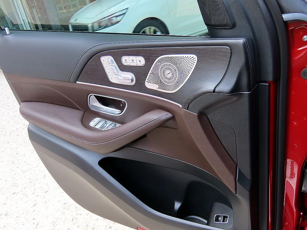 Mercedes Benz GLS Class - Vista 12