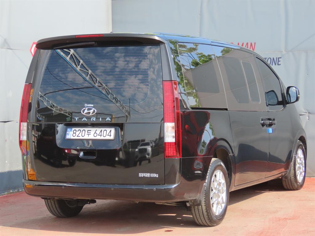 HYUNDAI Staria - Vista 5