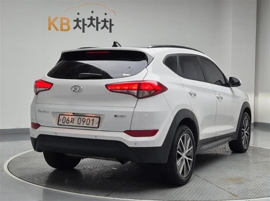 HYUNDAI Tucson - Vista 4