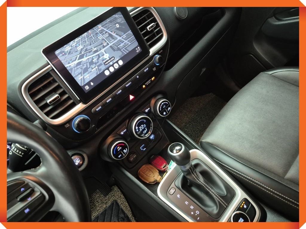 HYUNDAI Venue - Vista 12