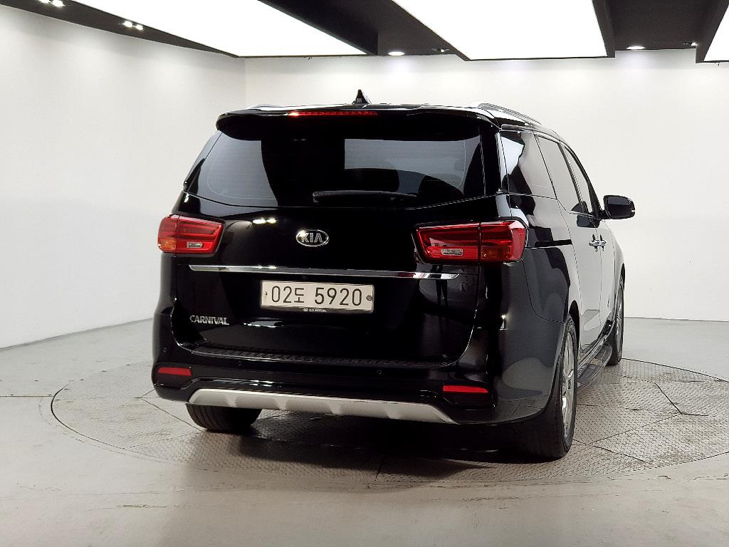 KIA Carnival - Vista 3