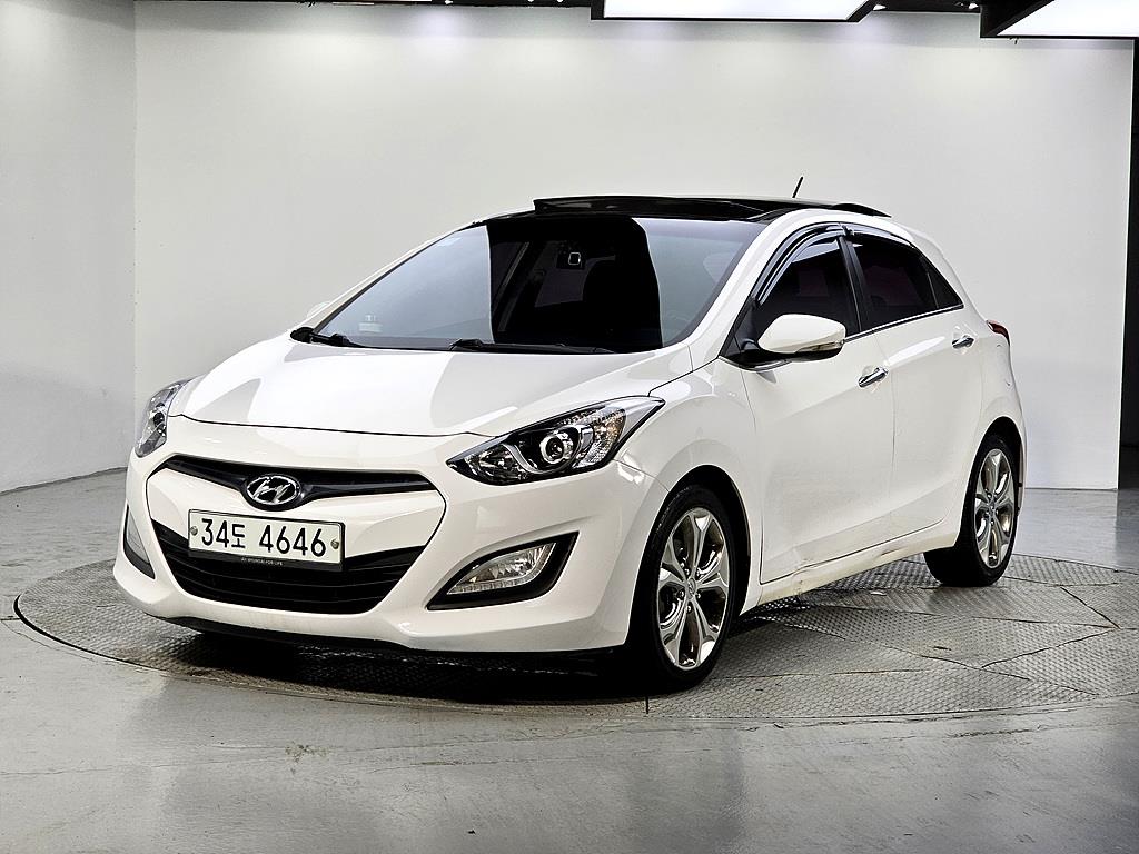HYUNDAI i30