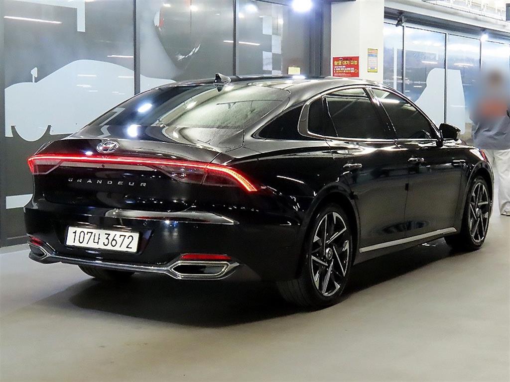 HYUNDAI Grandeur - Vista 4