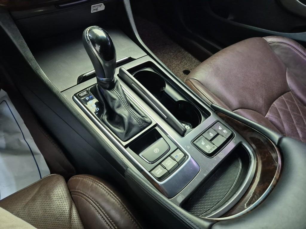 HYUNDAI Aslan - Vista 8
