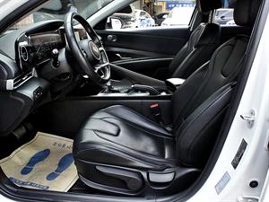 HYUNDAI Avante - Vista 10