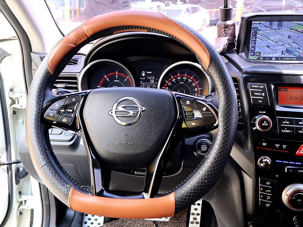 Ssangyong Tivoli 2016 Blanco - Importación desde Corea - HF Imports Iquique - Foto 8