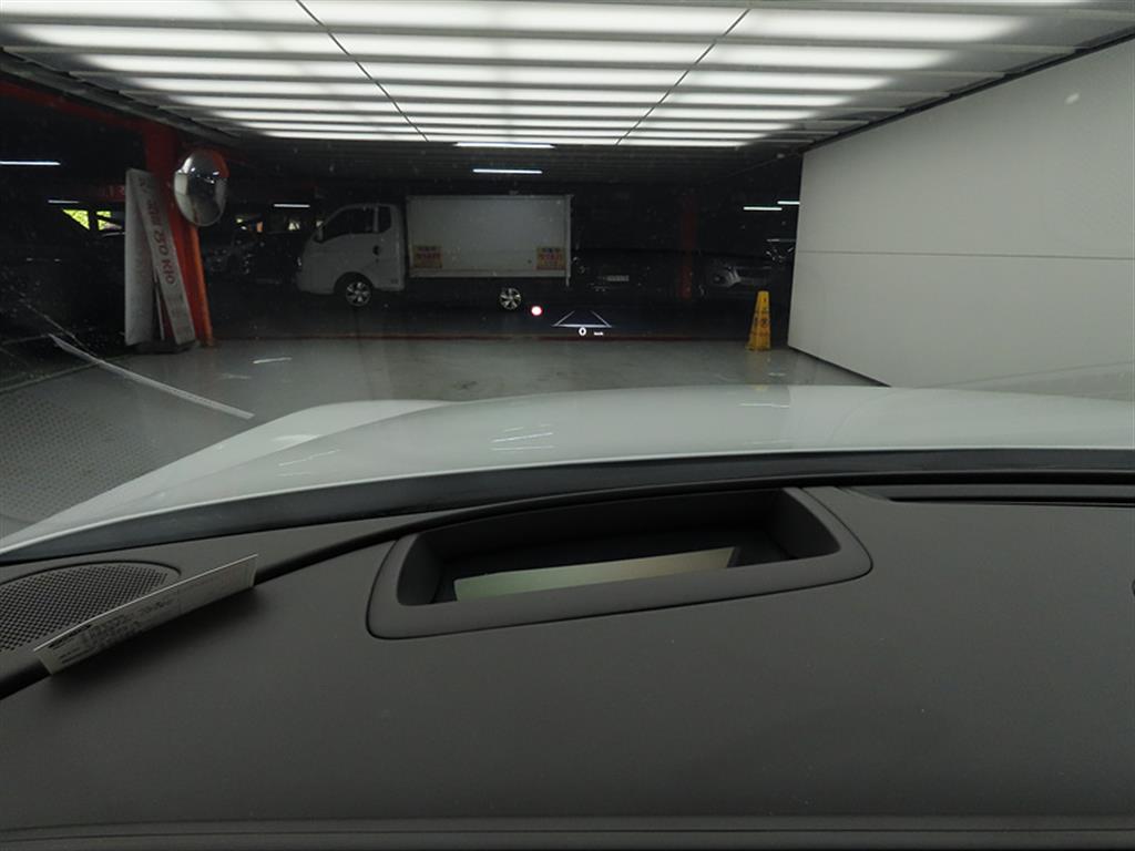 Genesis G90 - Vista 11