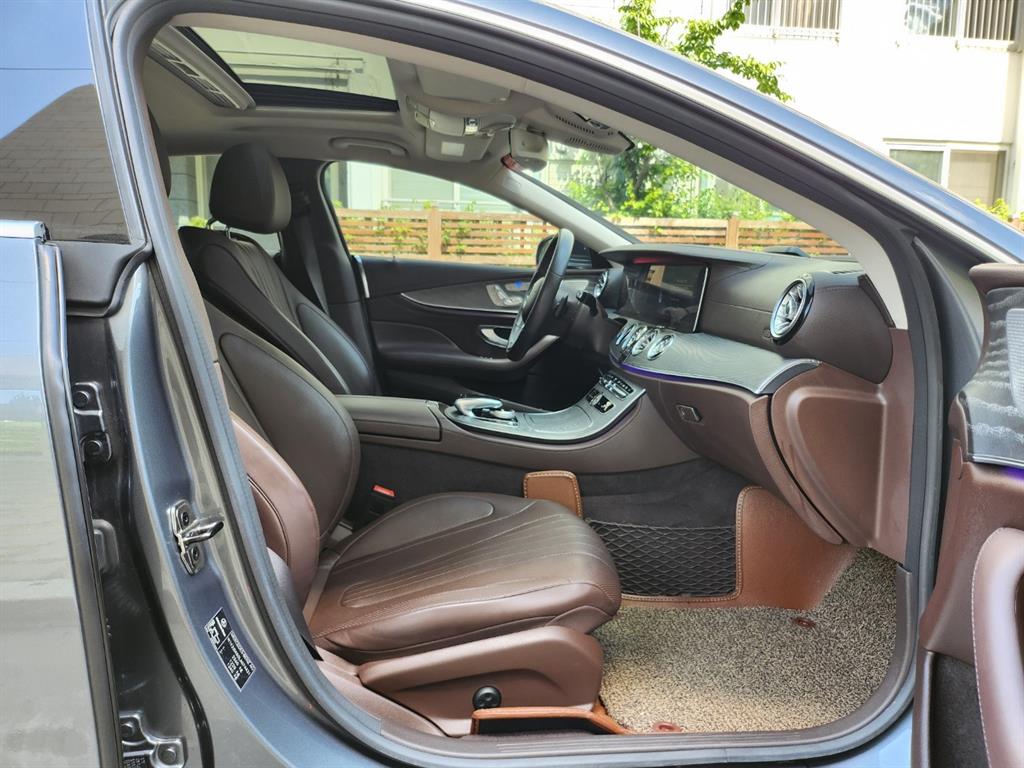 Mercedes Benz CLS Class 2020 Gris - Importación desde Corea - HF Imports Iquique - Foto 13