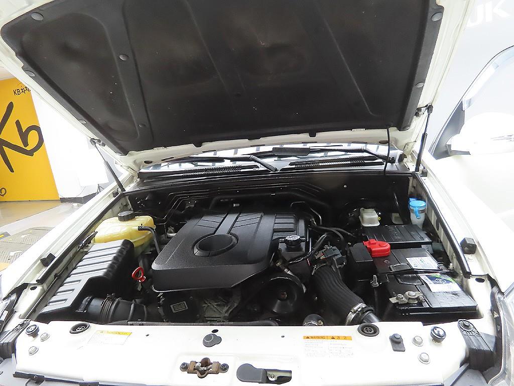 Ssangyong Rexton 2015 Blanco - Importación desde Corea - HF Imports Iquique - Foto 8