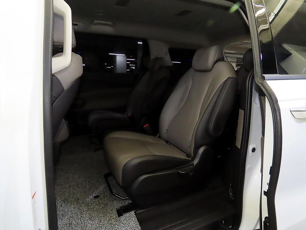 KIA Carnival - Vista 7