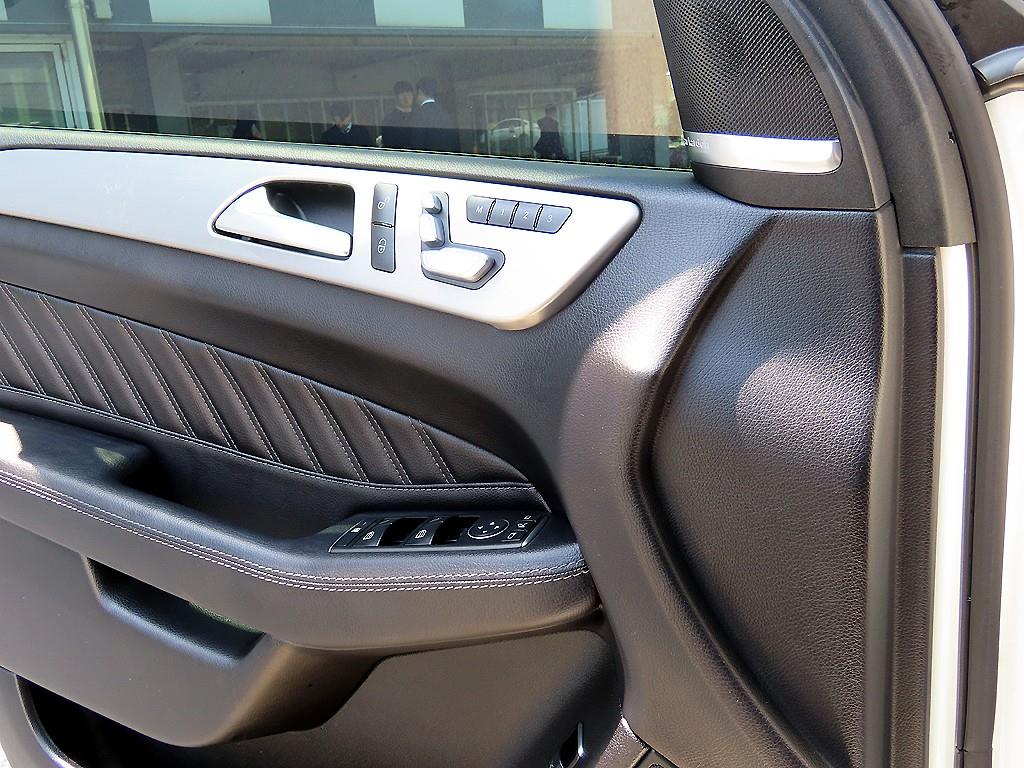 Mercedes Benz GLE Class - Vista 11