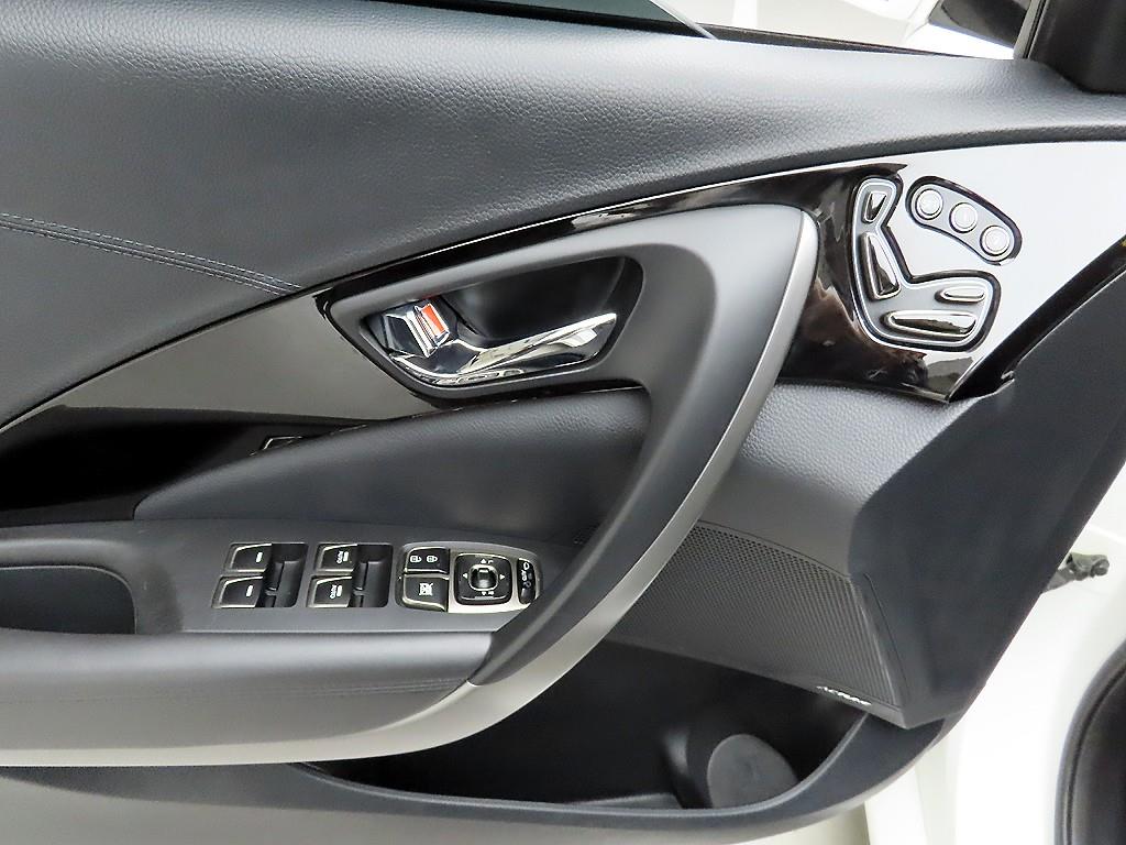 HYUNDAI Grandeur - Vista 11