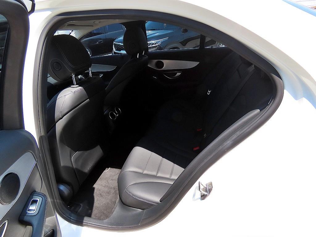 Mercedes Benz C Class - Vista 6