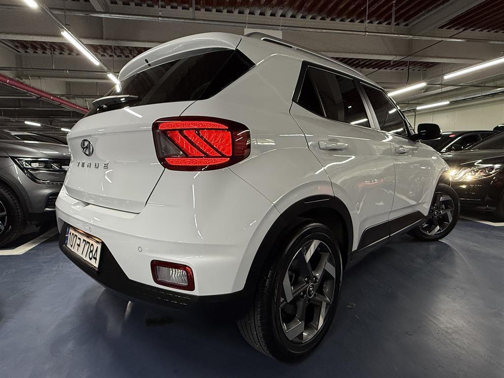 HYUNDAI Venue - Vista 3