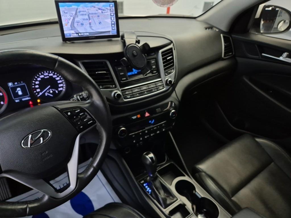HYUNDAI Tucson - Vista 10