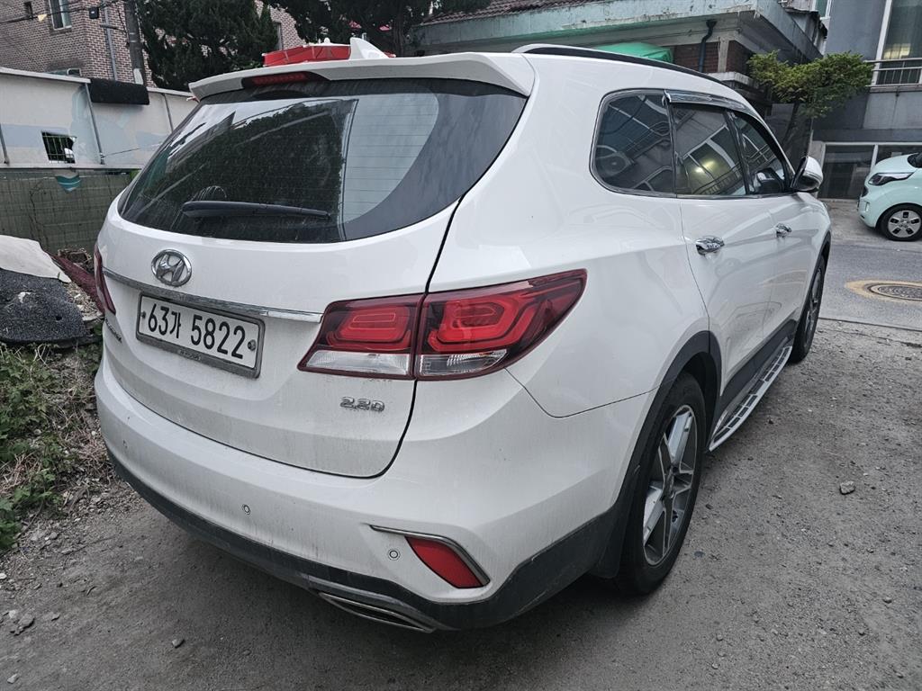 HYUNDAI Maxcruz - Vista 3