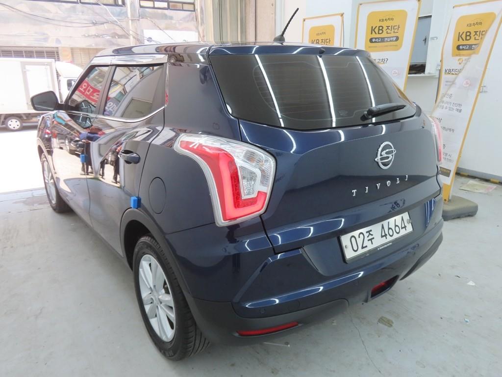 Ssangyong Tivoli - Vista 4